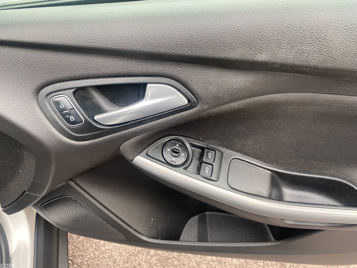 Ford Focus Hatchback, Petrol, 2017, Silver