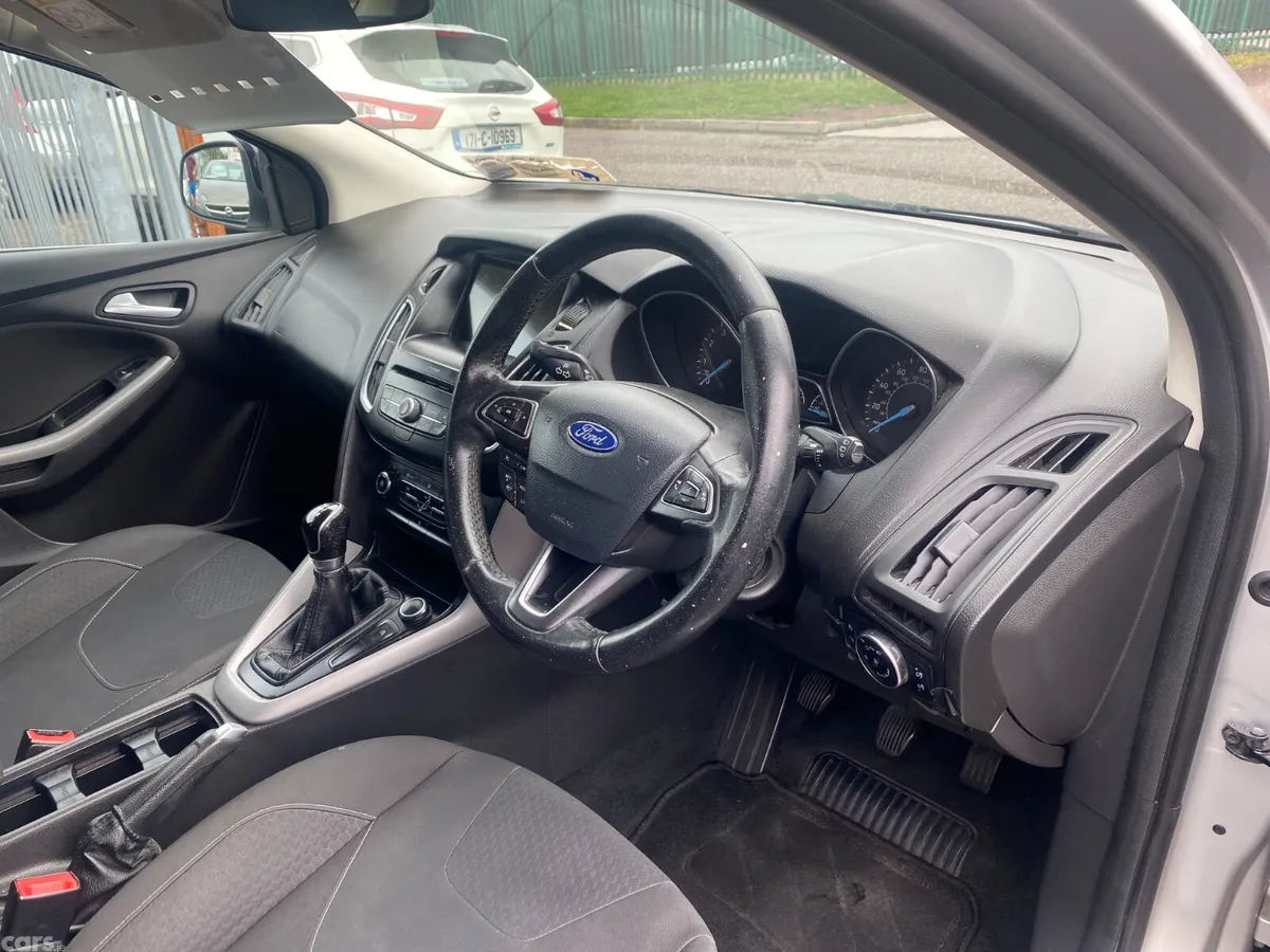 Ford Focus Hatchback, Petrol, 2017, Silver