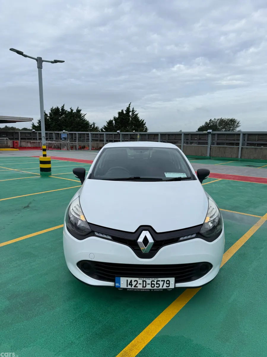 Renault Clio Hatchback, Petrol, 2014, White