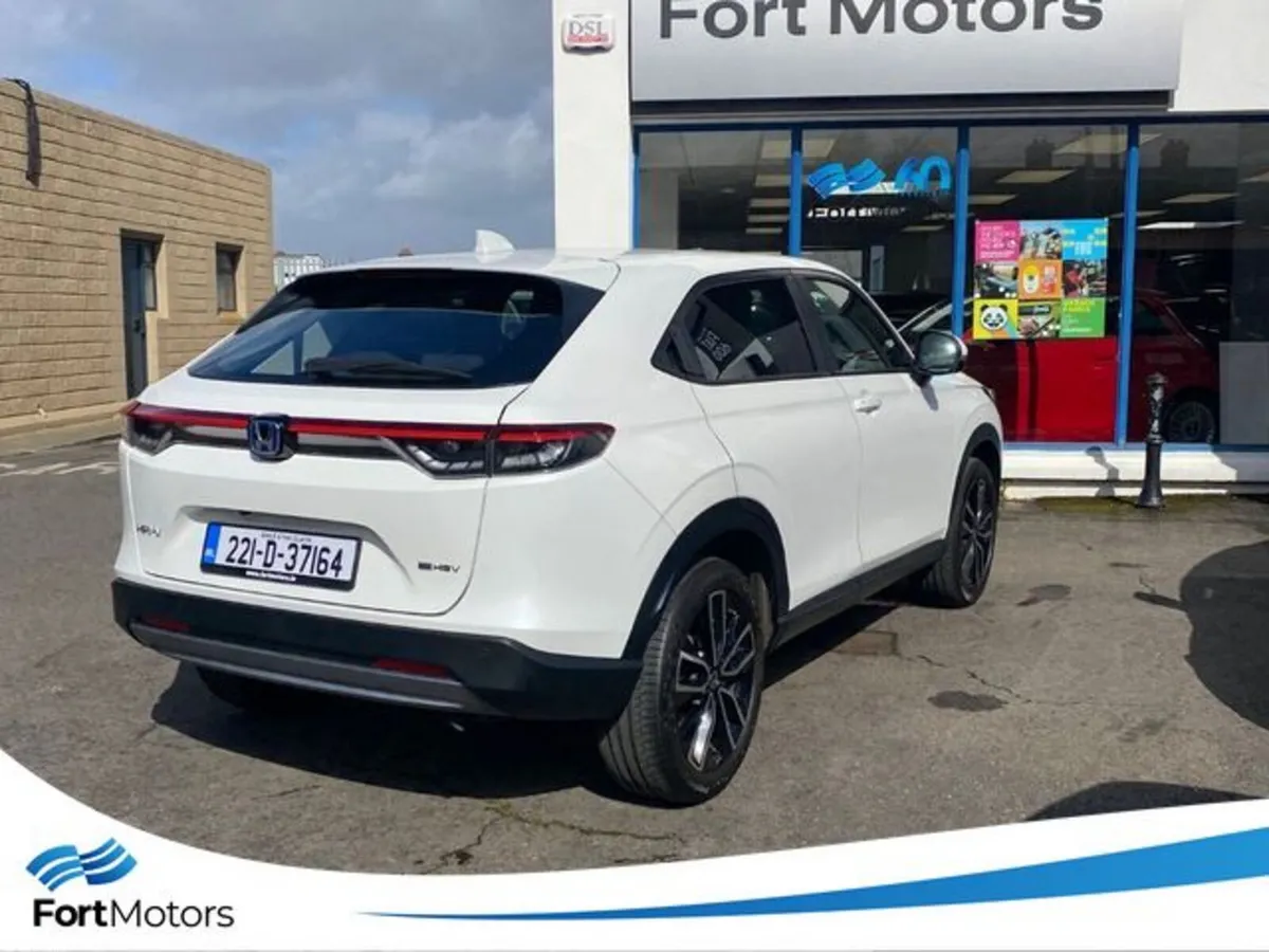 Honda HR-V Hatchback, Petrol Hybrid, 2022, White