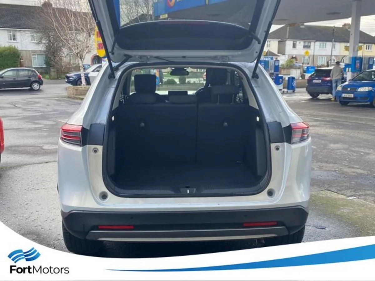 Honda HR-V Hatchback, Petrol Hybrid, 2025, White