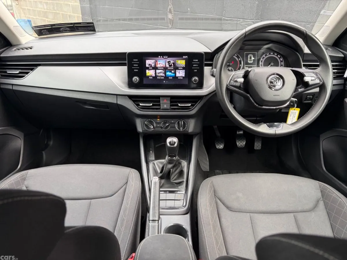 Skoda Kamiq Hatchback, Petrol, 2023, Silver