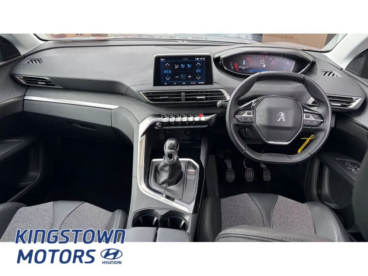Peugeot 5008 MPV, Petrol, 2021, Grey