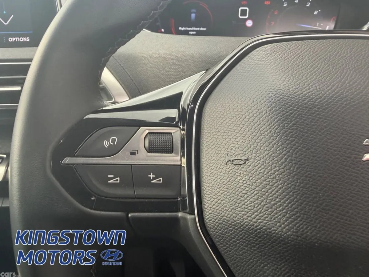 Peugeot 5008 MPV, Petrol, 2021, Grey