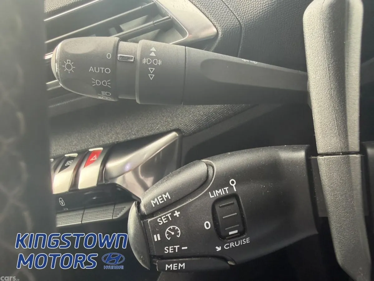 Peugeot 5008 MPV, Petrol, 2021, Grey