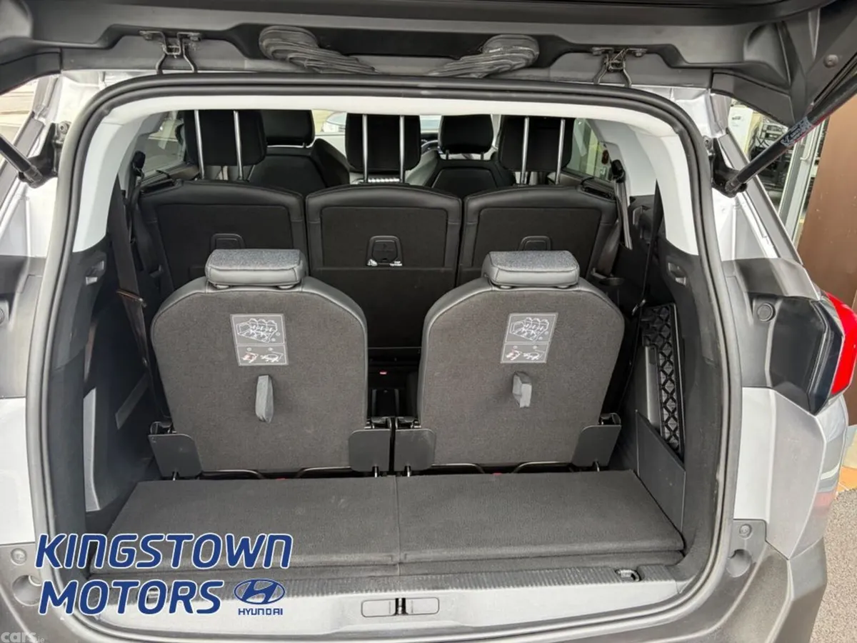 Peugeot 5008 MPV, Petrol, 2021, Grey