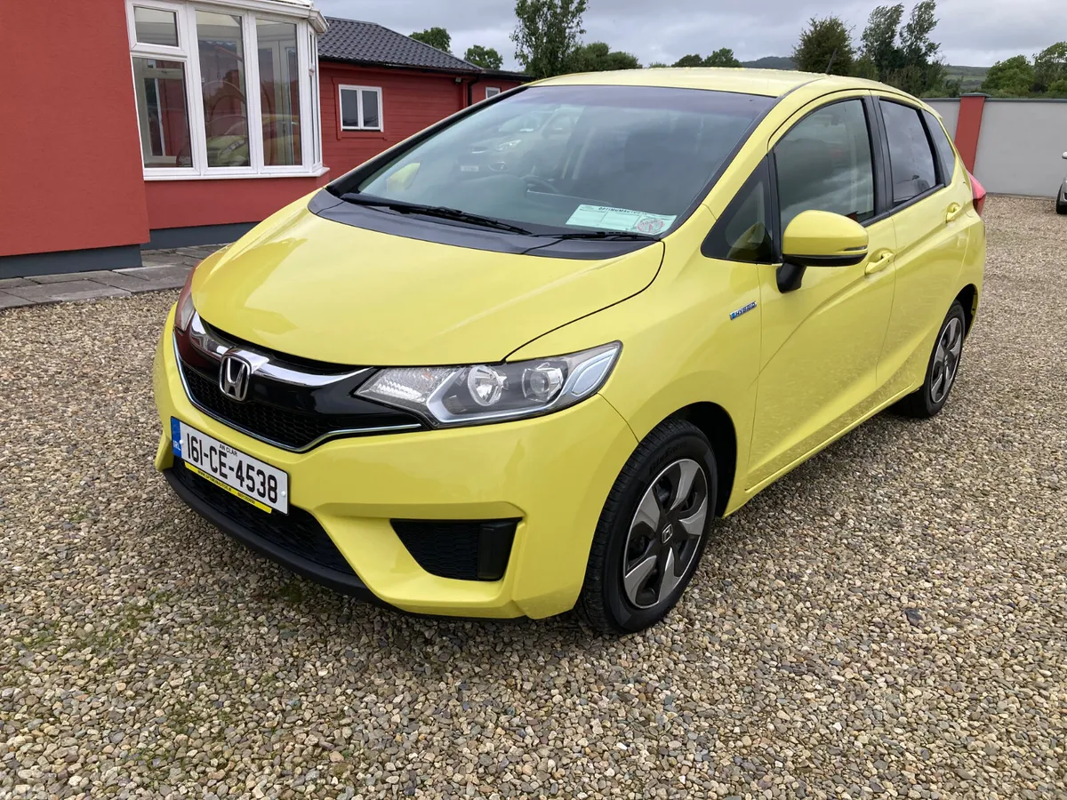 Honda Fit Hatchback, Petrol Hybrid, 2016, Yellow