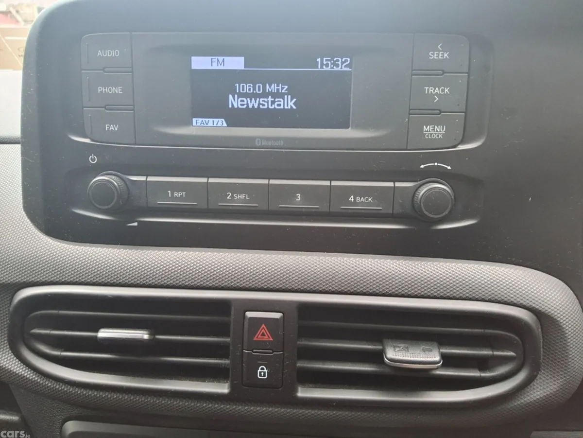 Hyundai i10 Hatchback, Petrol, 2023, White