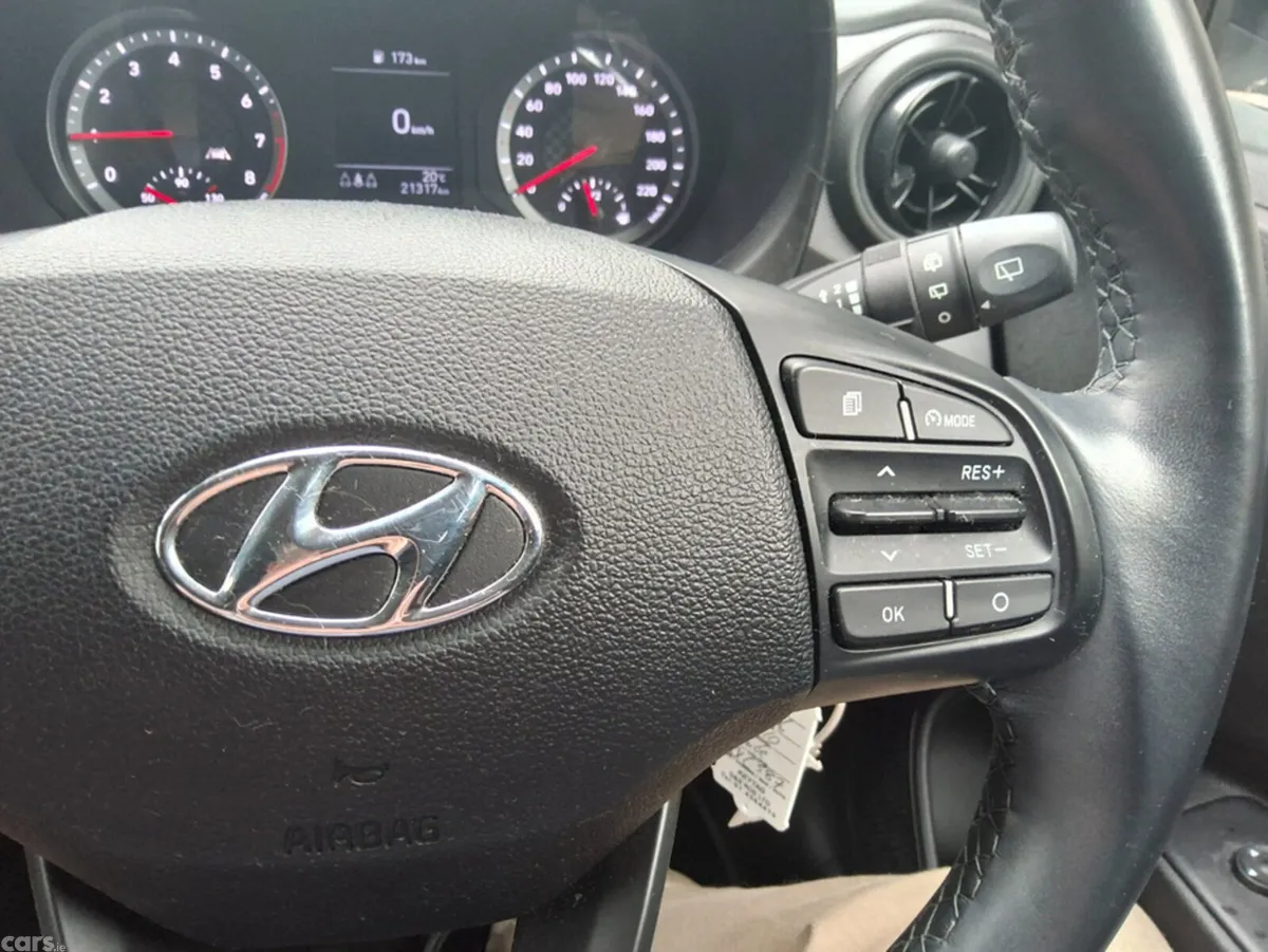 Hyundai i10 Hatchback, Petrol, 2023, White