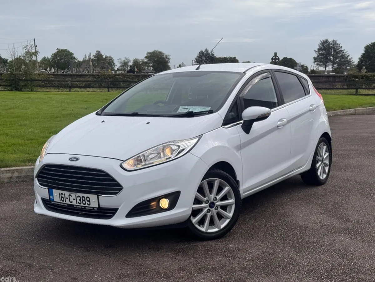 Ford Fiesta Hatchback, Petrol, 2016, White