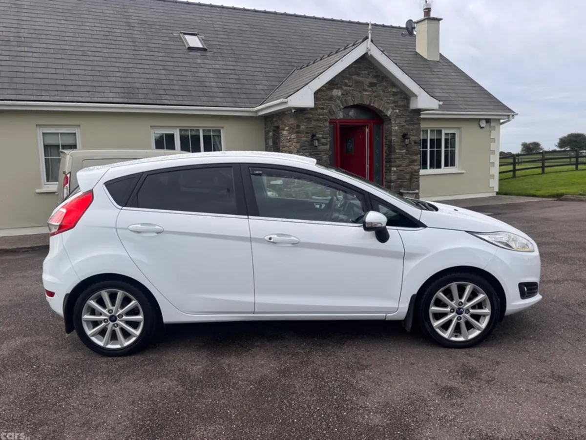 Ford Fiesta Hatchback, Petrol, 2016, White