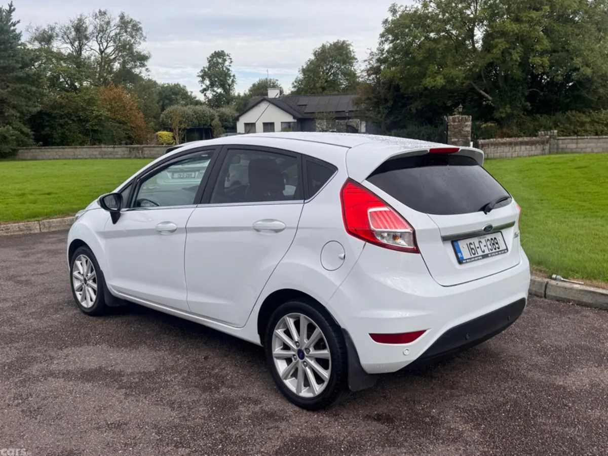Ford Fiesta Hatchback, Petrol, 2016, White