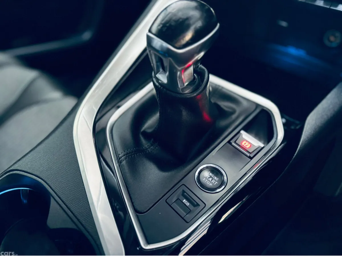Peugeot 3008 MPV, Diesel, 2021, Blue