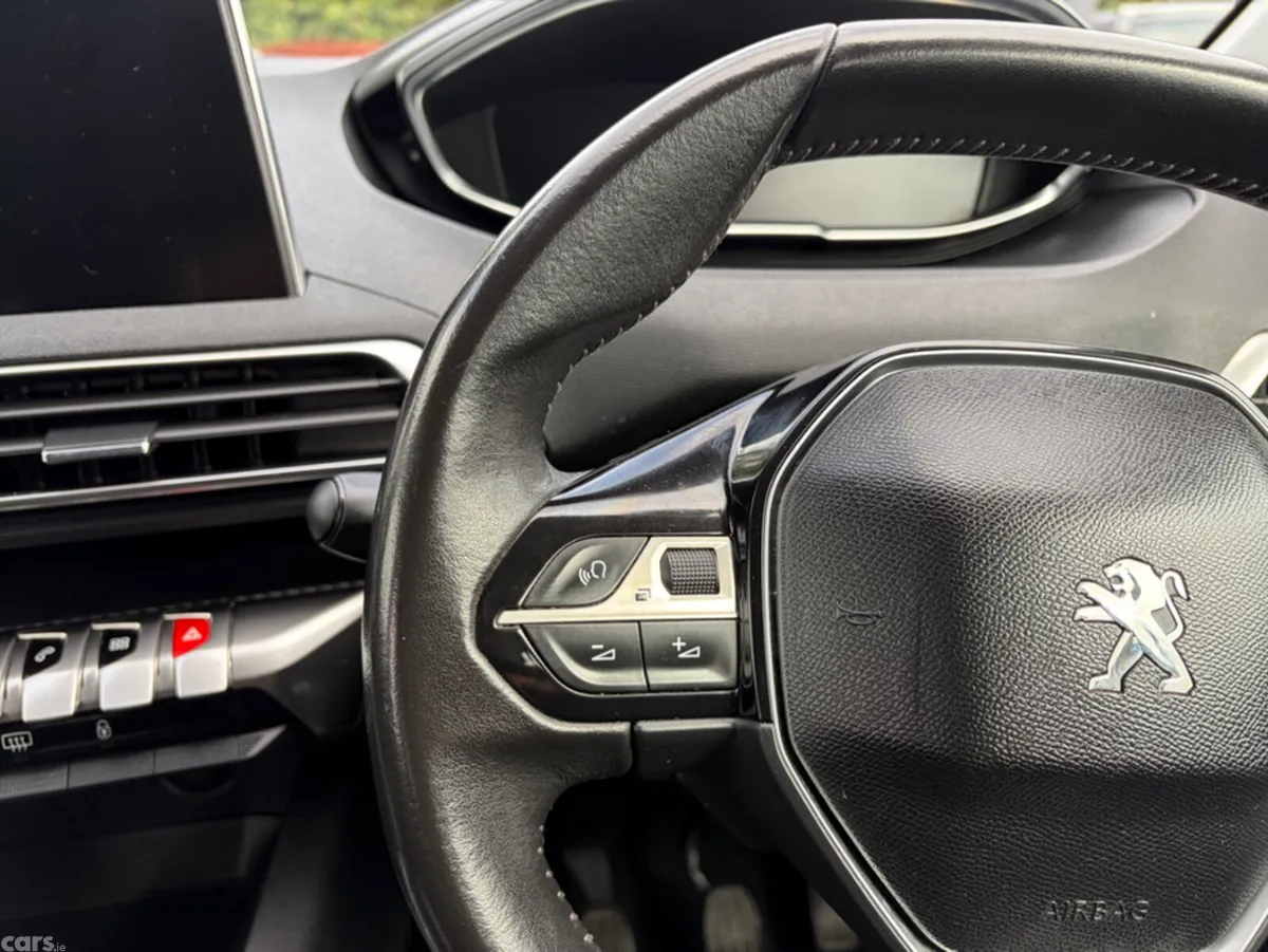 Peugeot 3008 MPV, Diesel, 2018, Black