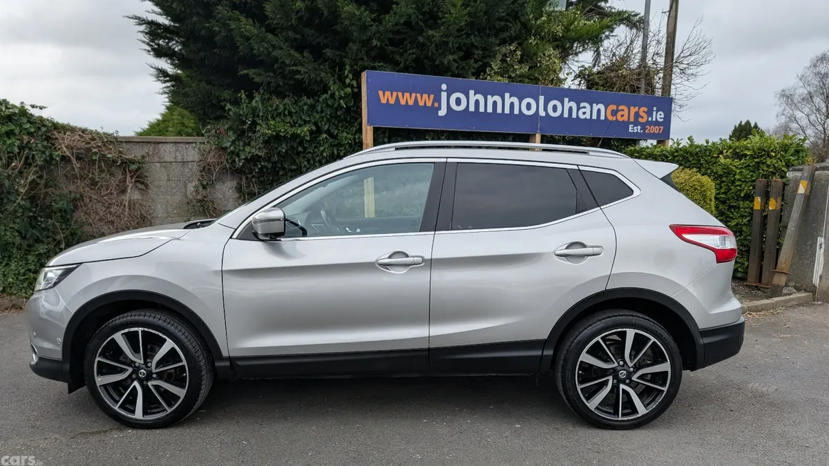 Nissan Qashqai Hatchback, Diesel, 2015, Silver