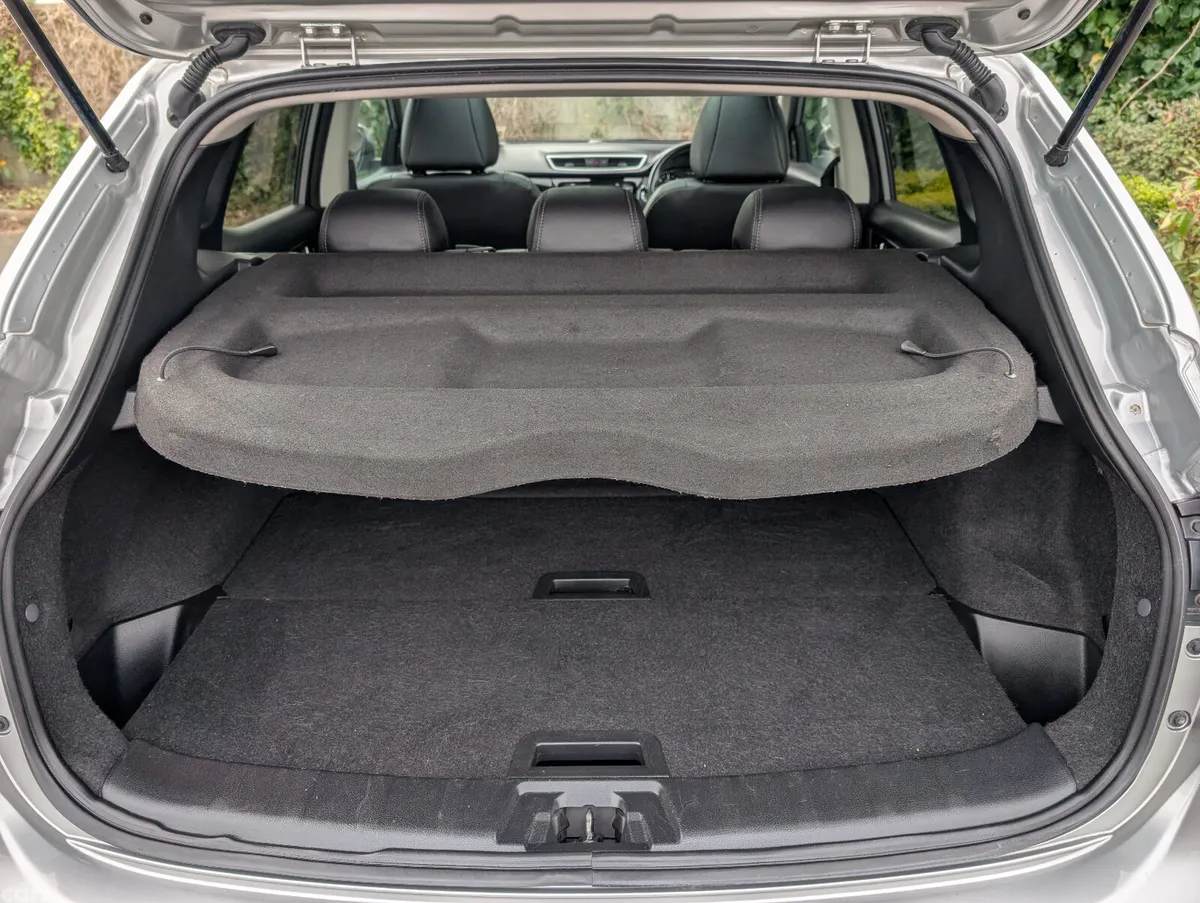 Nissan Qashqai Hatchback, Diesel, 2015, Silver