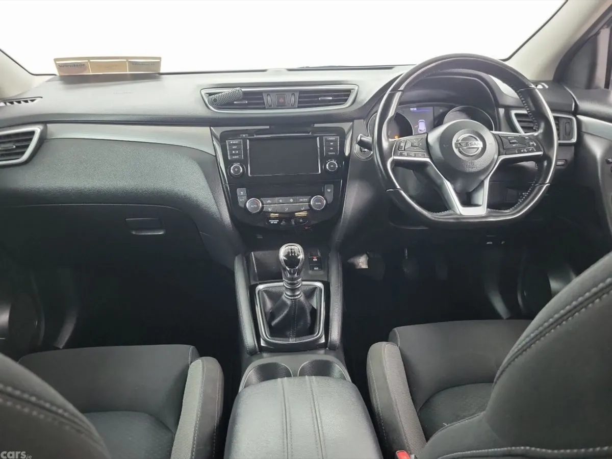Nissan Qashqai MPV, Petrol, 2019, Black