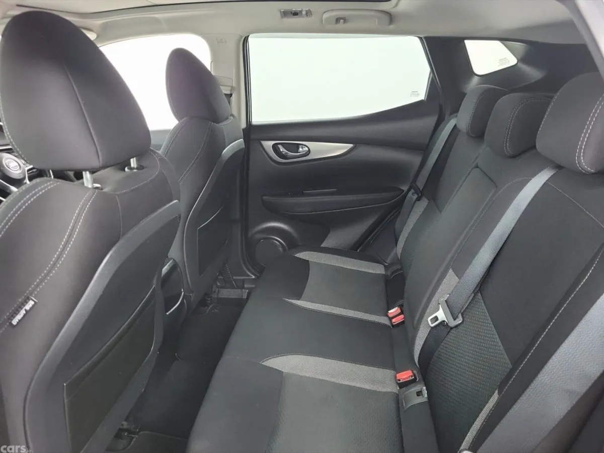Nissan Qashqai MPV, Petrol, 2019, Black