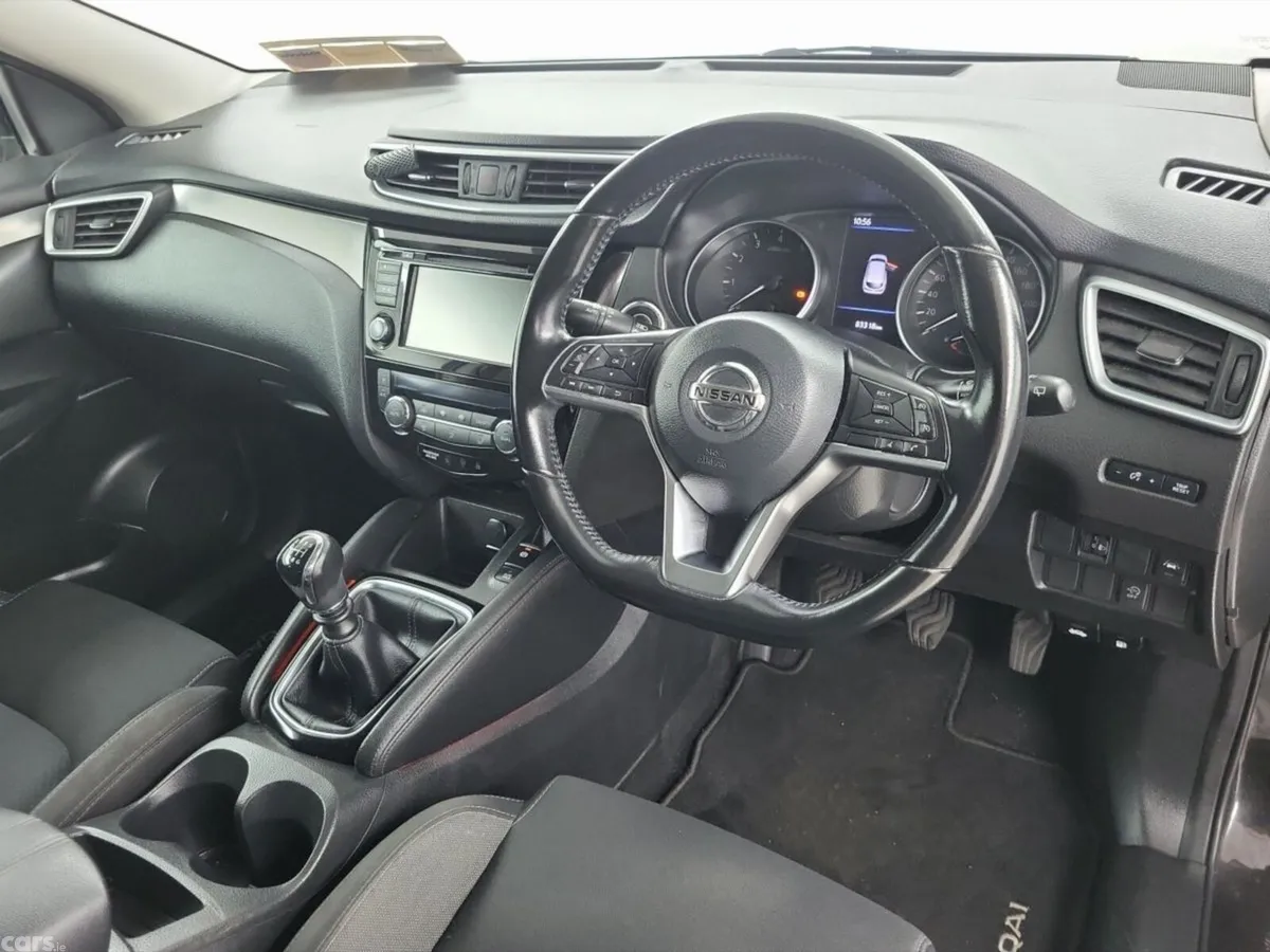 Nissan Qashqai MPV, Petrol, 2019, Black