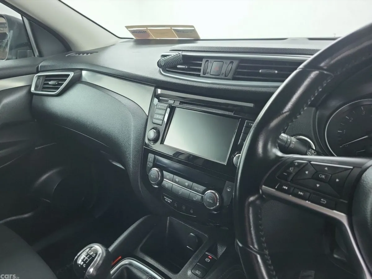 Nissan Qashqai MPV, Petrol, 2019, Black