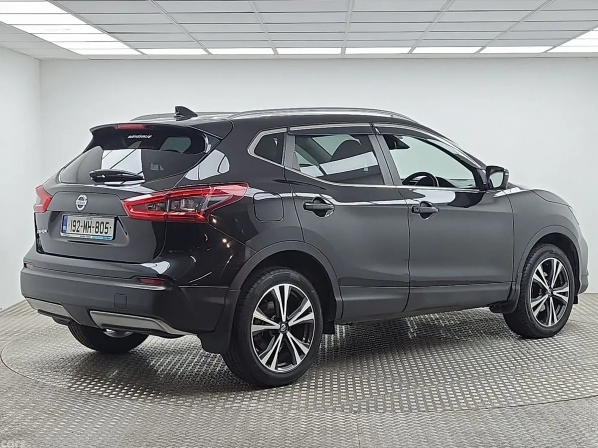 Nissan Qashqai MPV, Petrol, 2019, Black