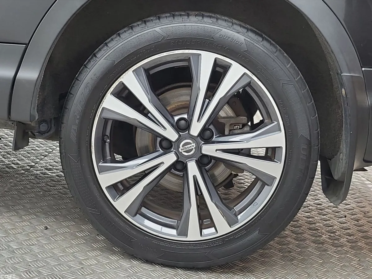 Nissan Qashqai MPV, Petrol, 2019, Black