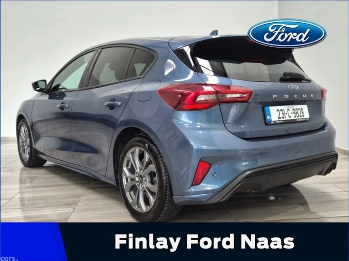 Ford Focus Hatchback, Petrol, 2023, Blue