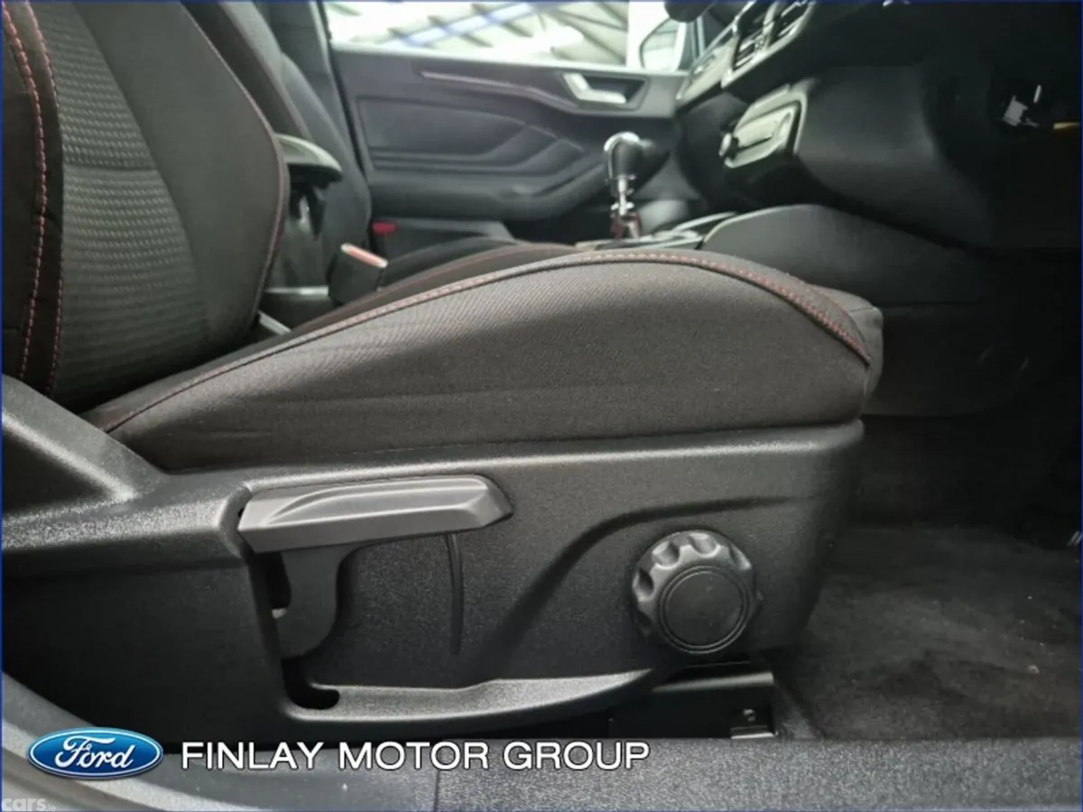 Ford Focus Hatchback, Petrol, 2023, Blue