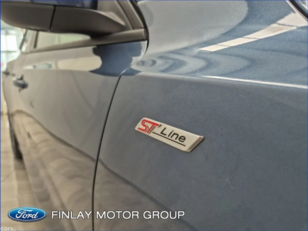 Ford Focus Hatchback, Petrol, 2023, Blue