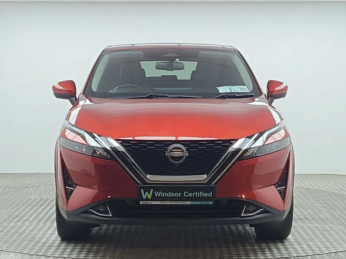 Nissan Qashqai MPV, Petrol, 2022, Red