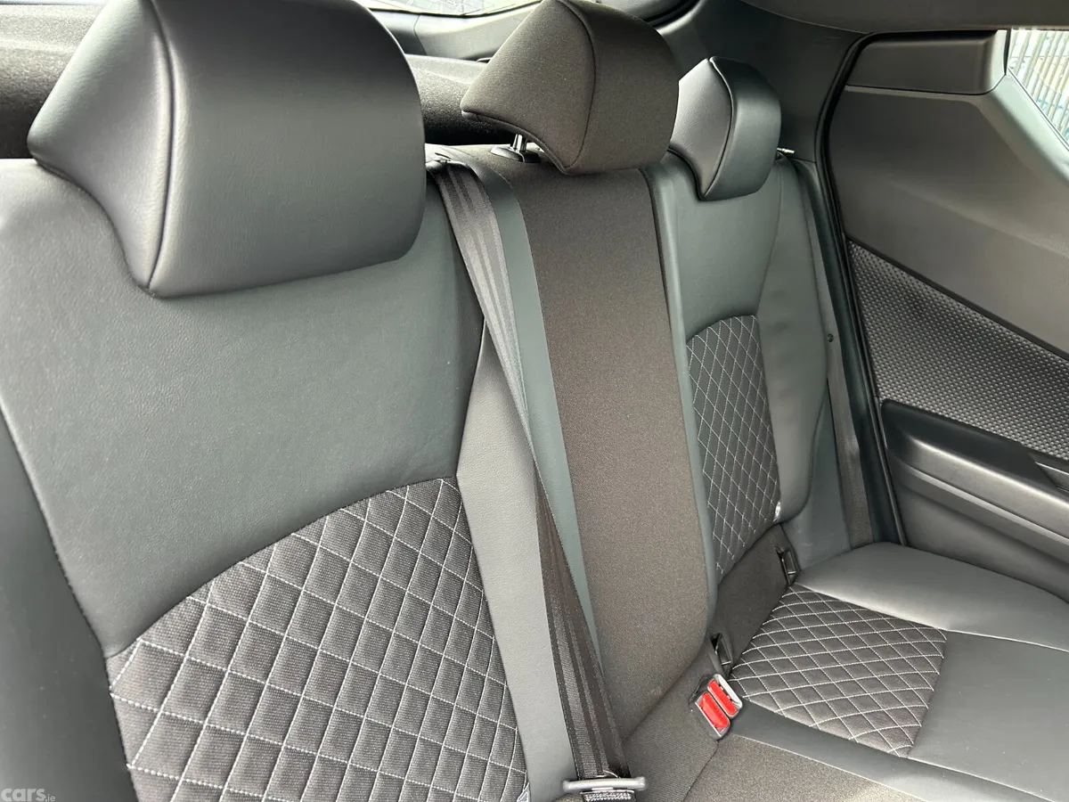 Toyota C-HR Hatchback, Petrol Hybrid, 2019, White