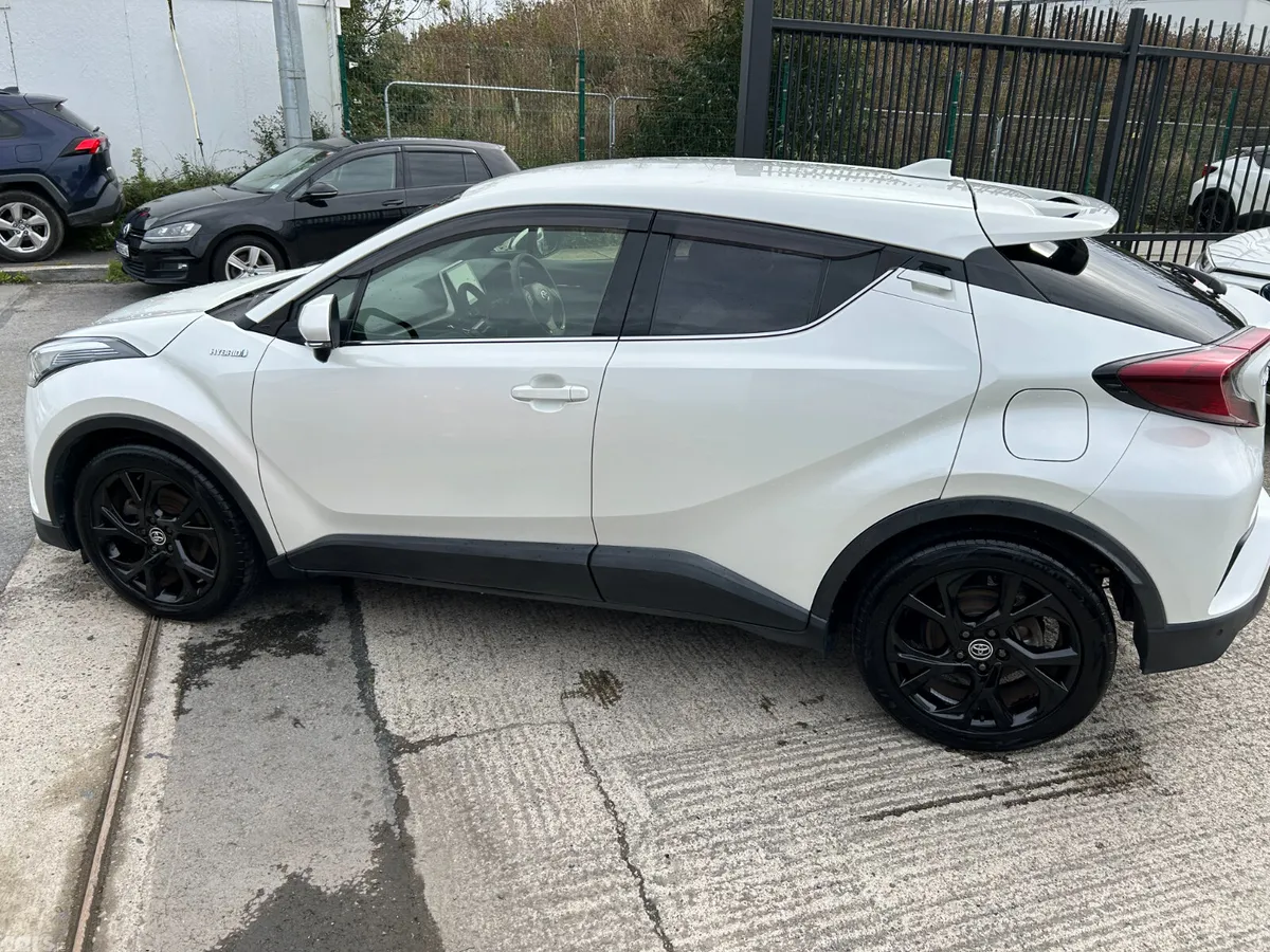 Toyota C-HR Hatchback, Petrol Hybrid, 2019, White