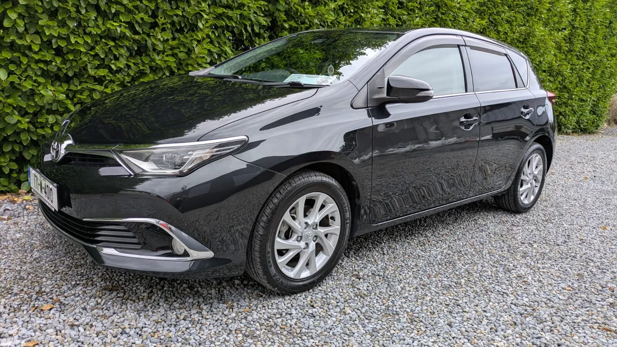 Toyota Auris Hatchback, Petrol, 2017, Black