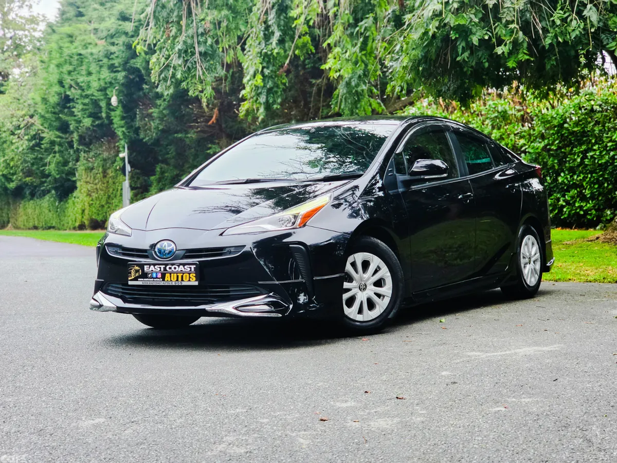 Toyota Prius Hatchback, Petrol Hybrid, 2020, White