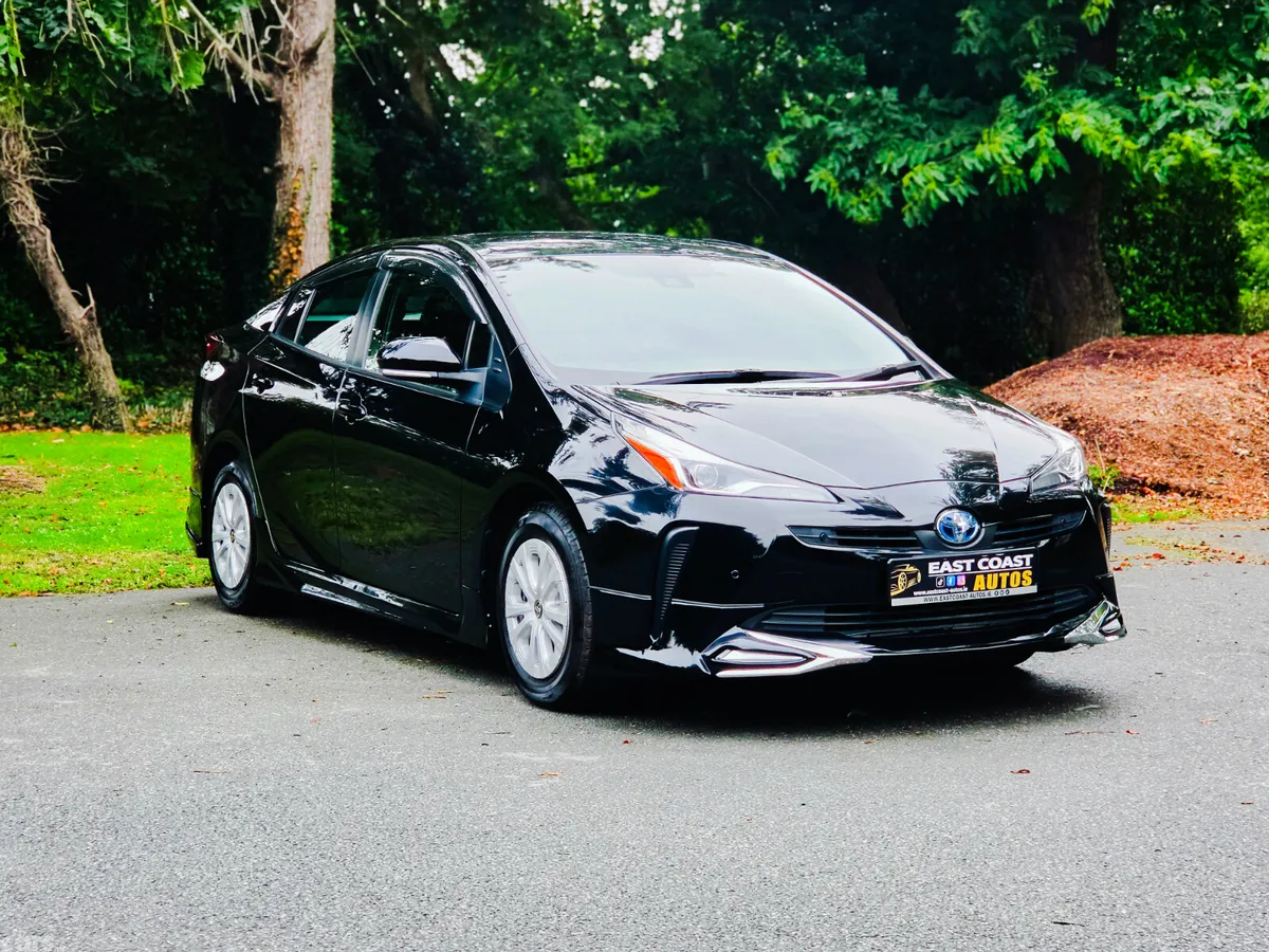 Toyota Prius Hatchback, Petrol Hybrid, 2020, White
