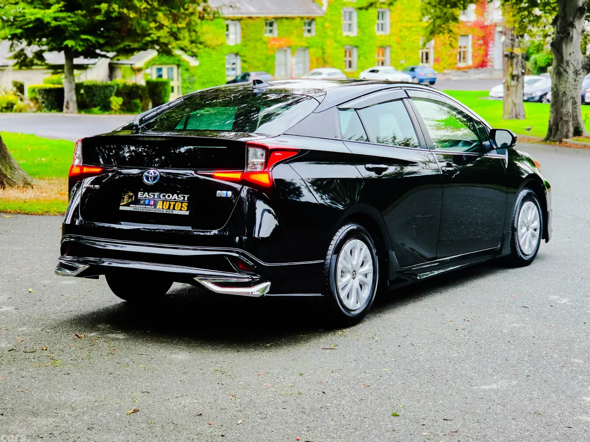 Toyota Prius Hatchback, Petrol Hybrid, 2020, White