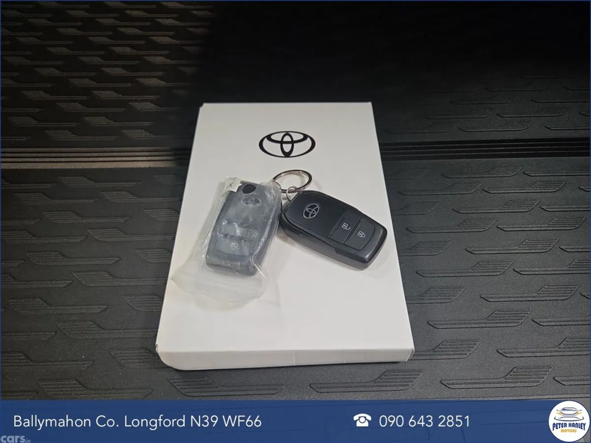 Toyota Corolla Cross Hatchback, Petrol Hybrid, 2025, Blue