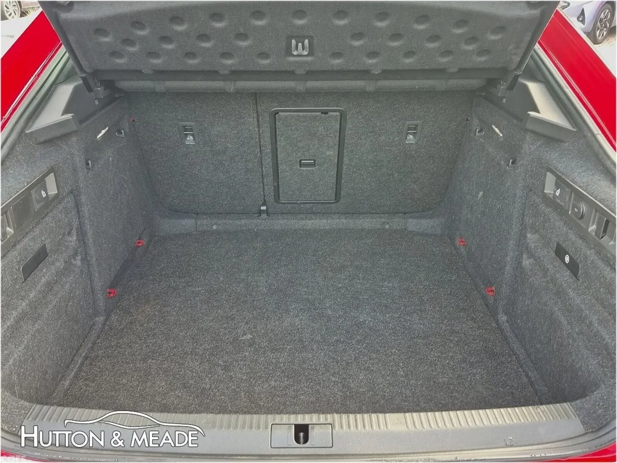 Skoda Superb Saloon, Diesel, 2024, Red