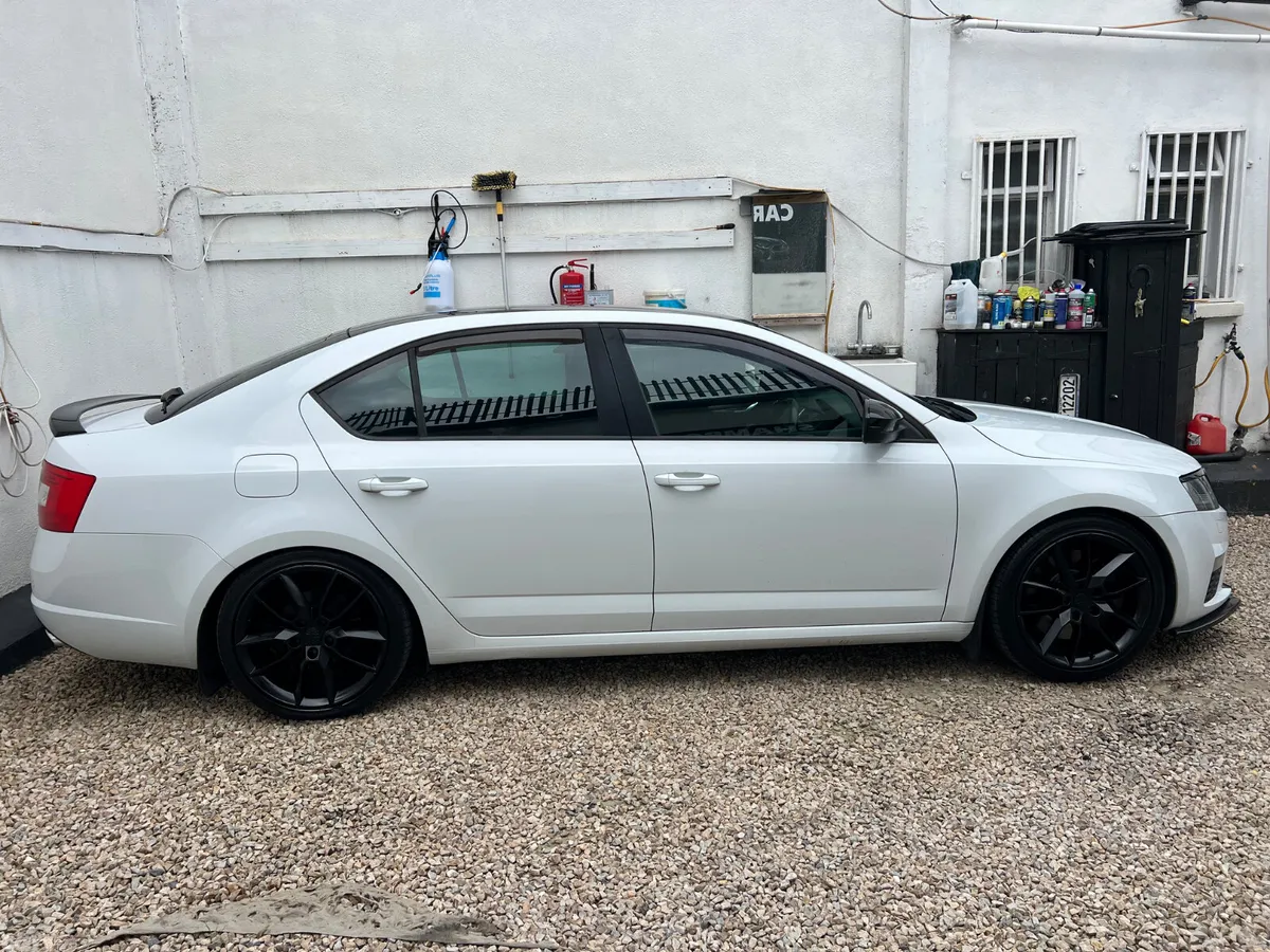 Skoda Octavia Hatchback, Diesel, 2014, White