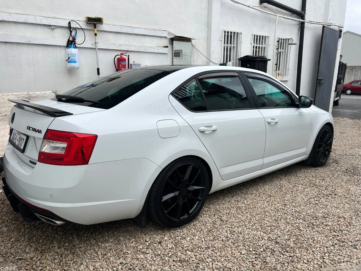 Skoda Octavia Hatchback, Diesel, 2014, White