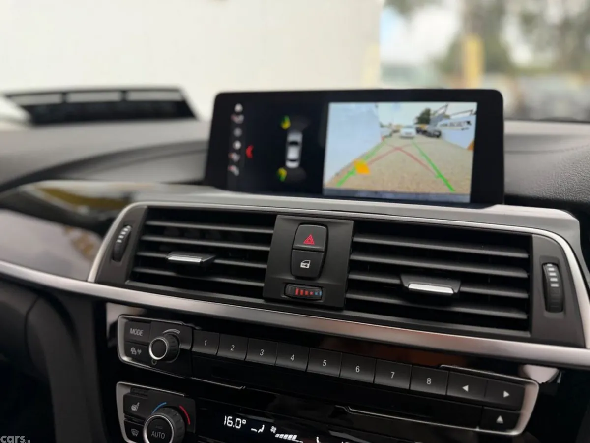BMW 3-Series Saloon, Petrol Hybrid, 2018, Black