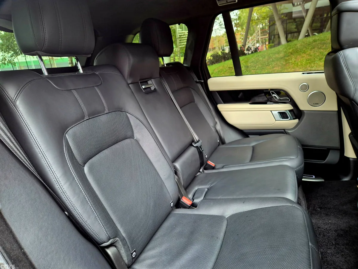 Land Rover Range Rover SUV, Petrol Plug-in Hybrid, 2021, Grey