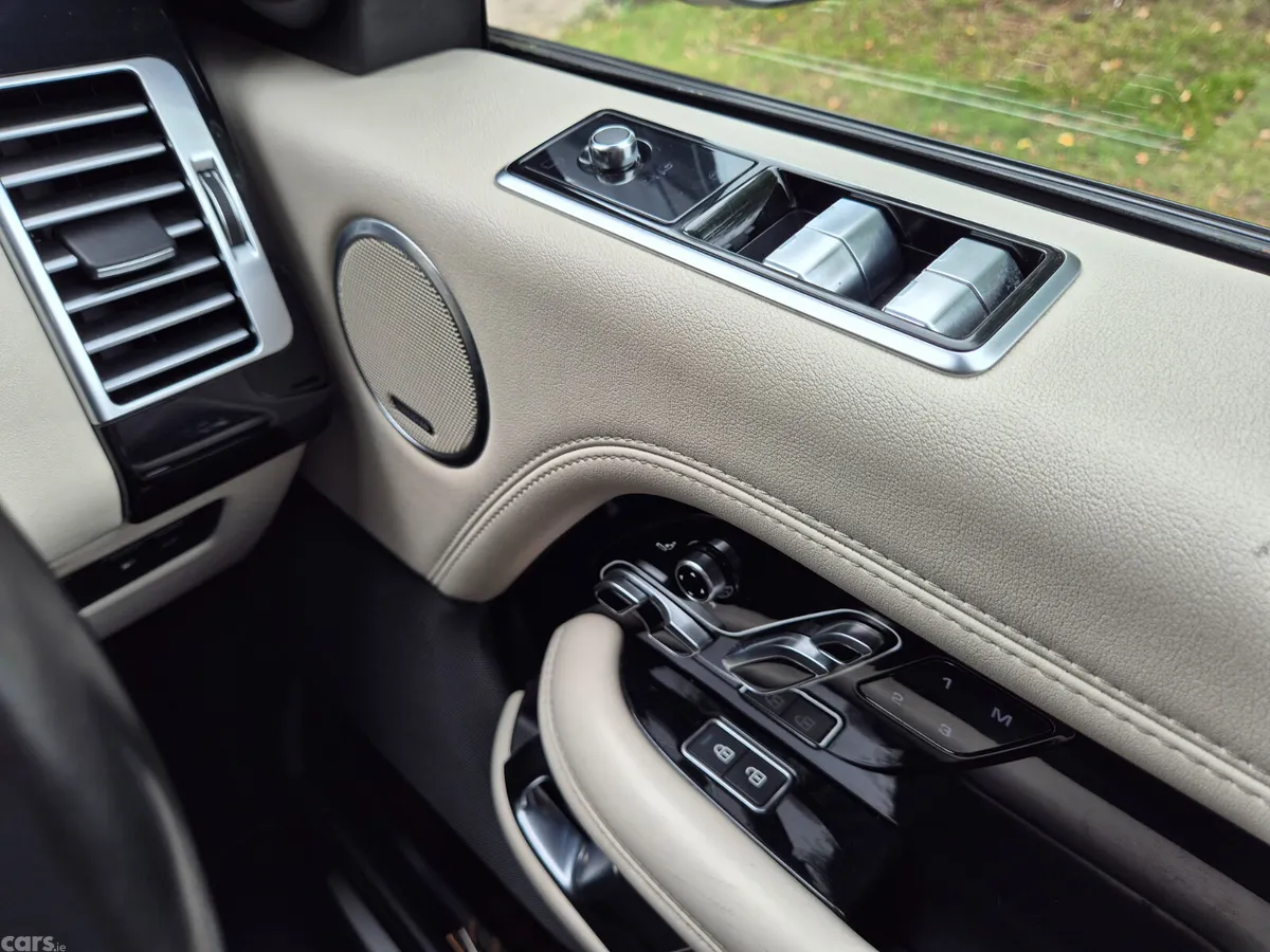 Land Rover Range Rover SUV, Petrol Plug-in Hybrid, 2021, Grey