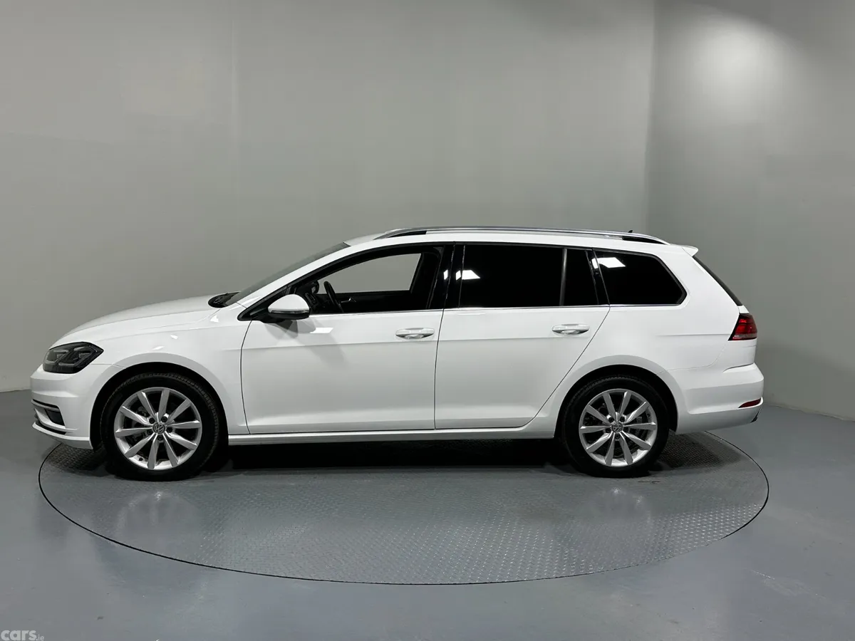 Volkswagen Golf Estate, Petrol, 2019, White