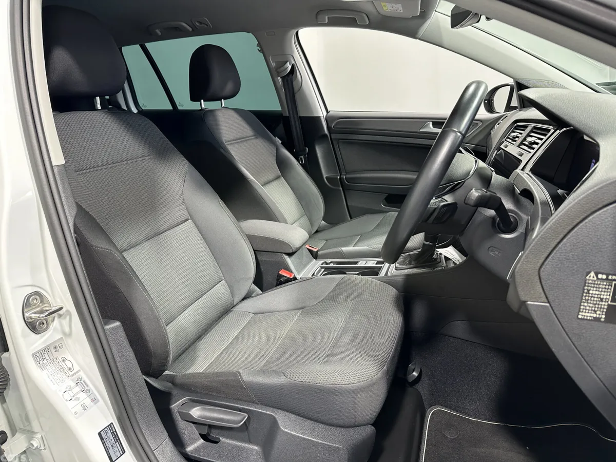 Volkswagen Golf Estate, Petrol, 2019, White
