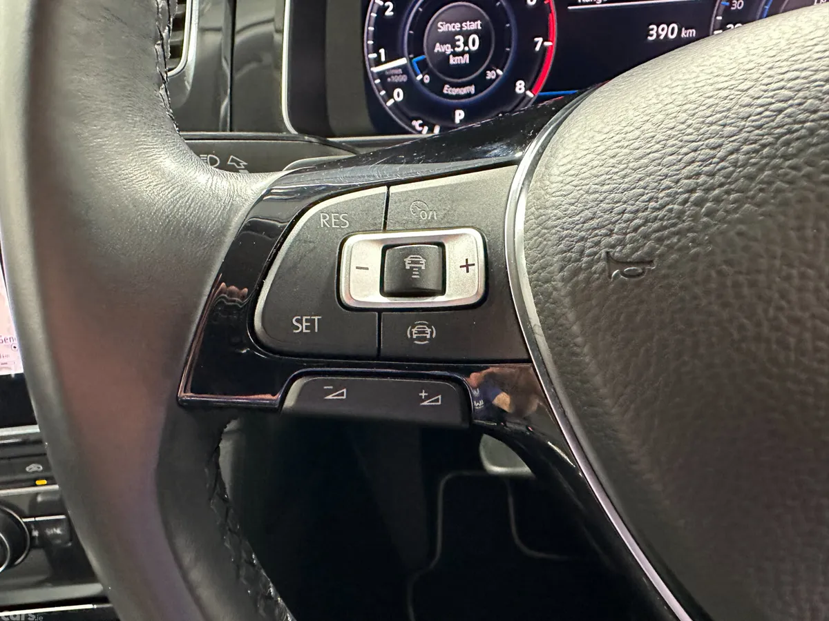 Volkswagen Golf Estate, Petrol, 2019, White