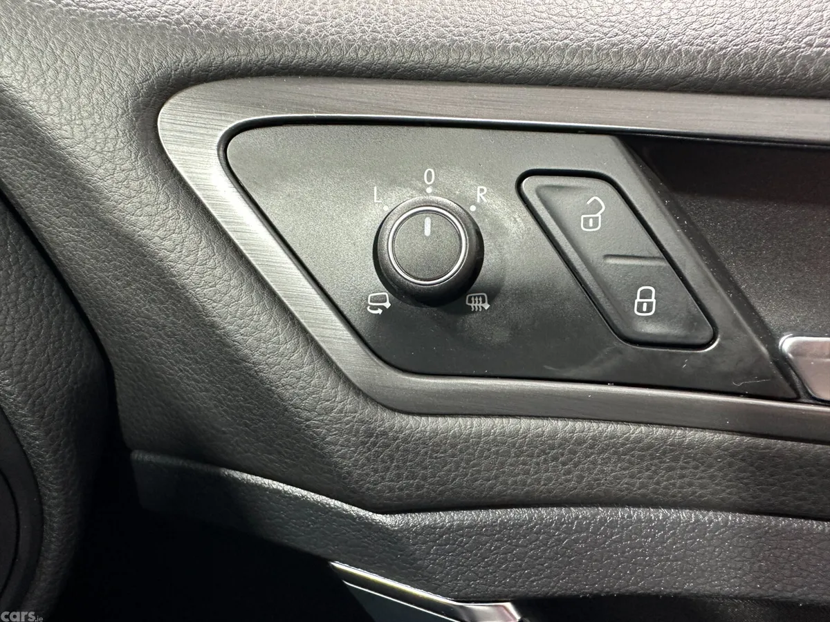 Volkswagen Golf Estate, Petrol, 2019, White