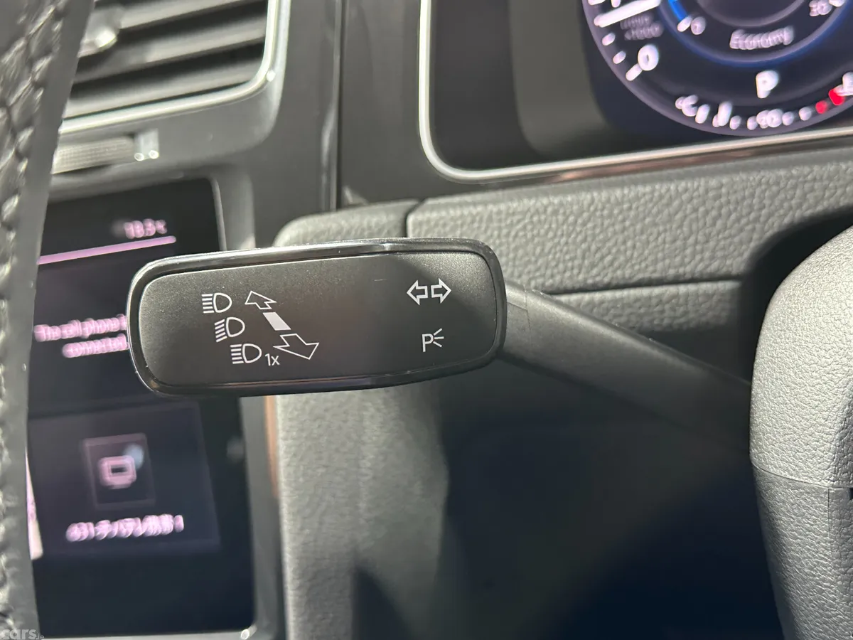 Volkswagen Golf Estate, Petrol, 2019, White