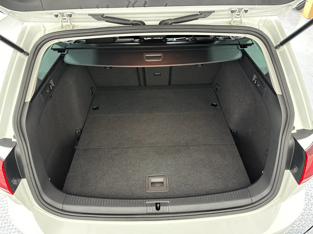 Volkswagen Golf Estate, Petrol, 2019, White