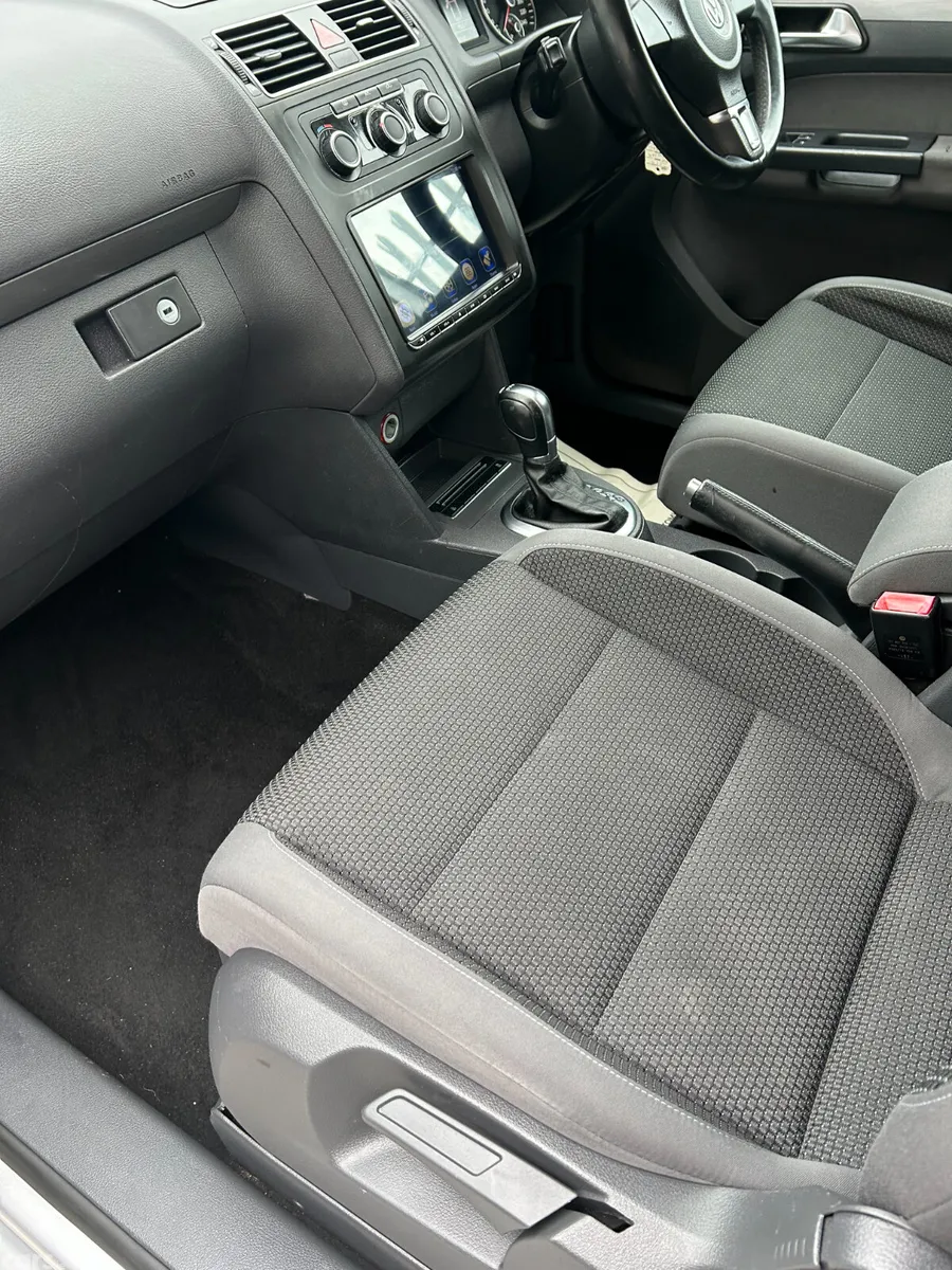 Volkswagen Touran MPV, Petrol, 2013, Silver